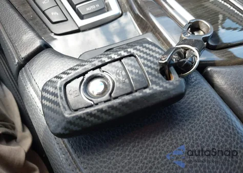 2011 BMW 550I xDrive z USA, uszkodzony, nr VIN WBAFU9C54BC786247